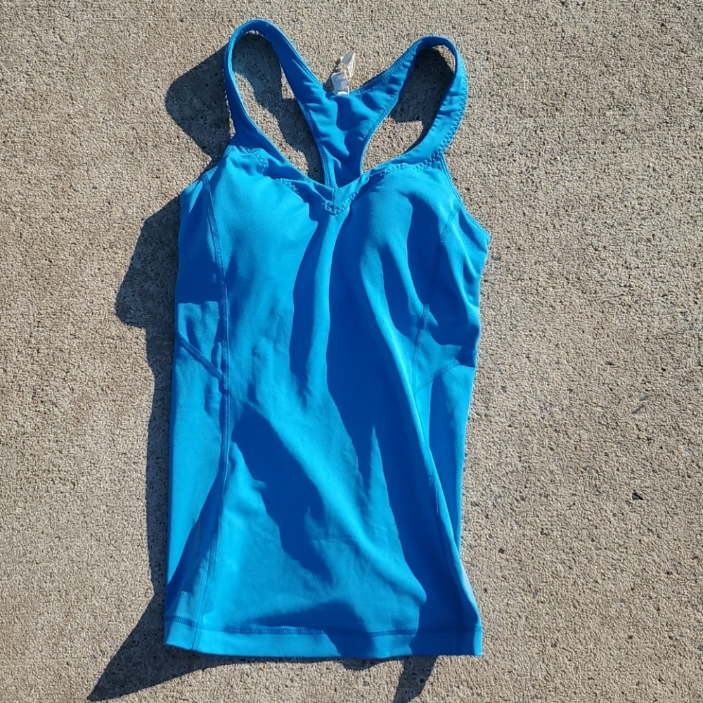 Under Armour Sports Bra Athletic Shirt